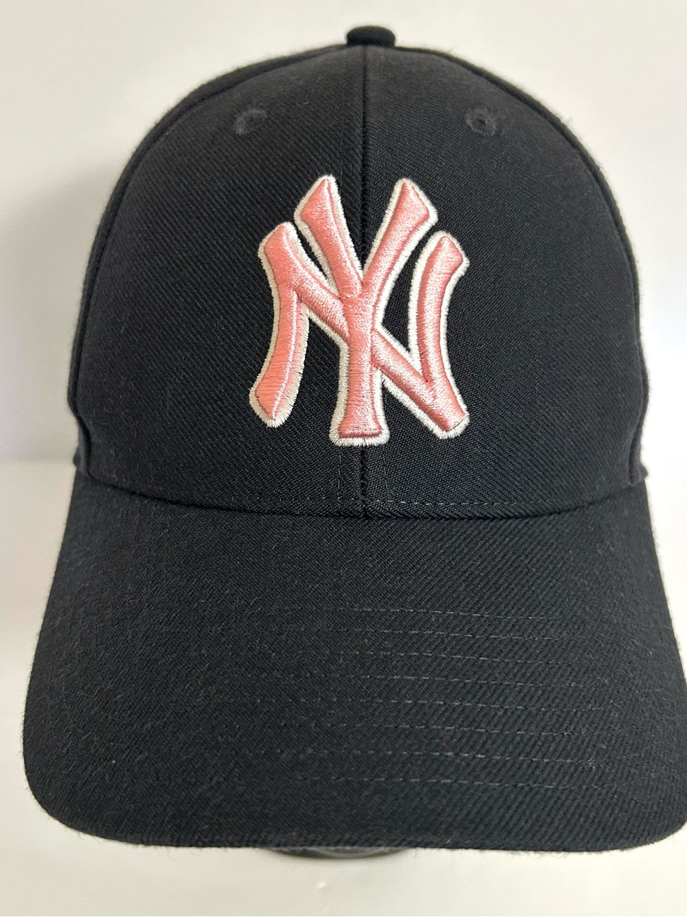 NY Yankees women’s Strapback Adjustable Pink logo Navy Blue Hat